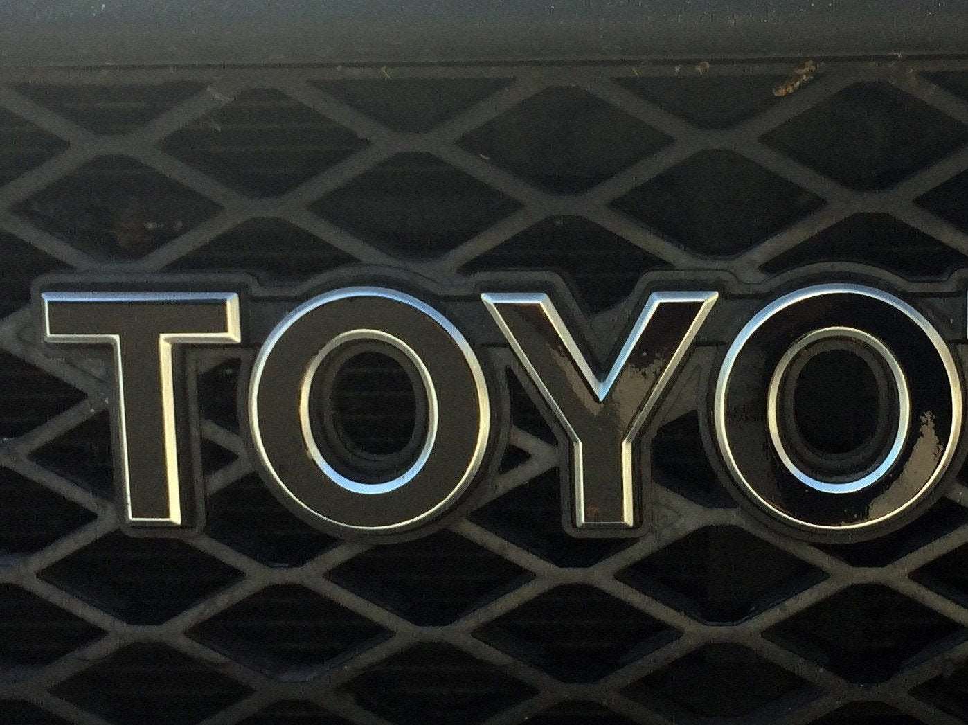 Premium Cast Vinyl Decal Letters for FJ Cruiser Grille